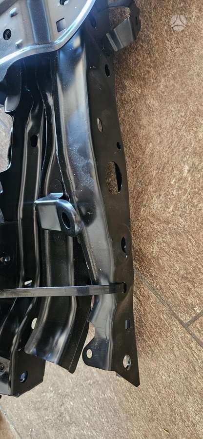 Lexus CT 200h frame rails (fornt, rear)