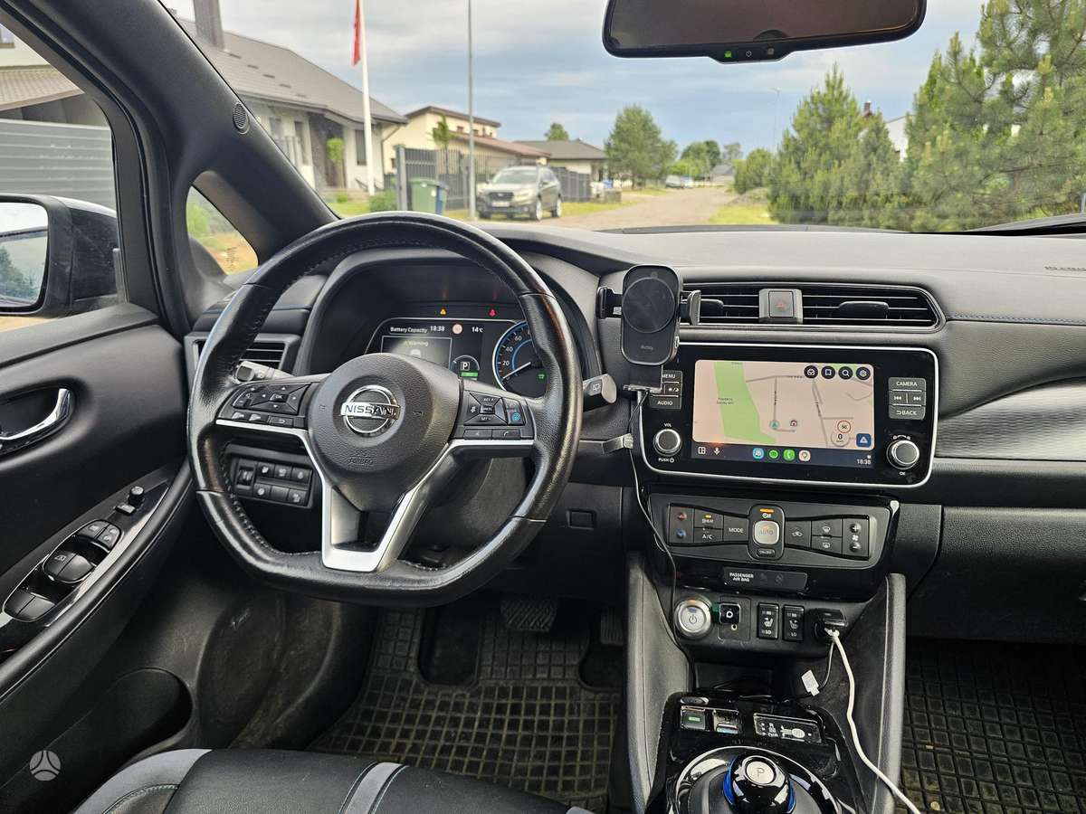 Nissan Leaf, 62 kWh, hatchback