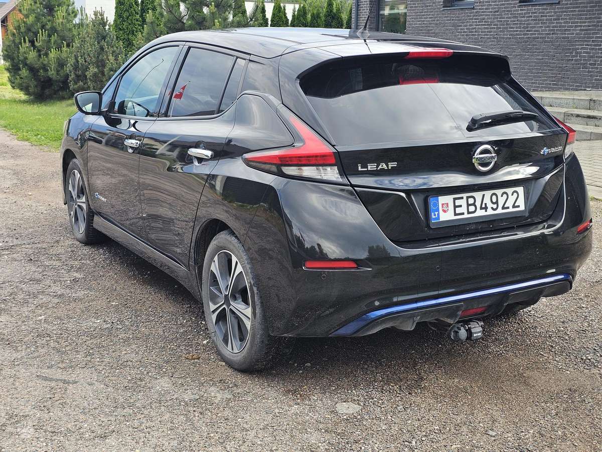 Nissan Leaf, 62 kWh, hatchback