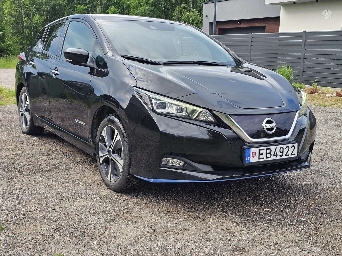 Nissan Leaf, 62 kWh, hatchback
