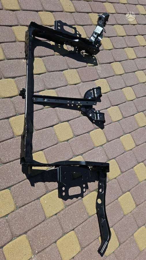 Lexus CT 200h frame rails (fornt, rear)