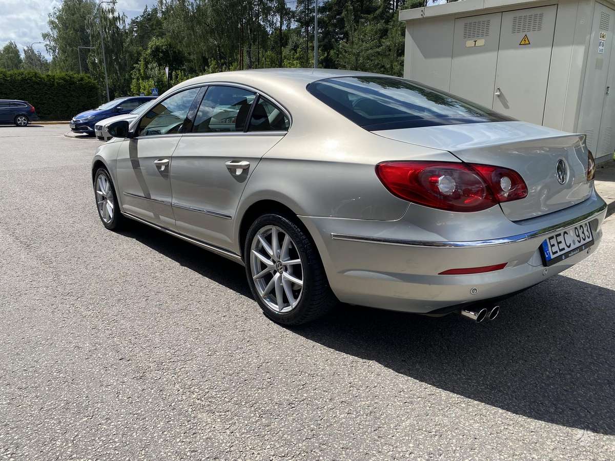 Volkswagen Passat CC - 8
