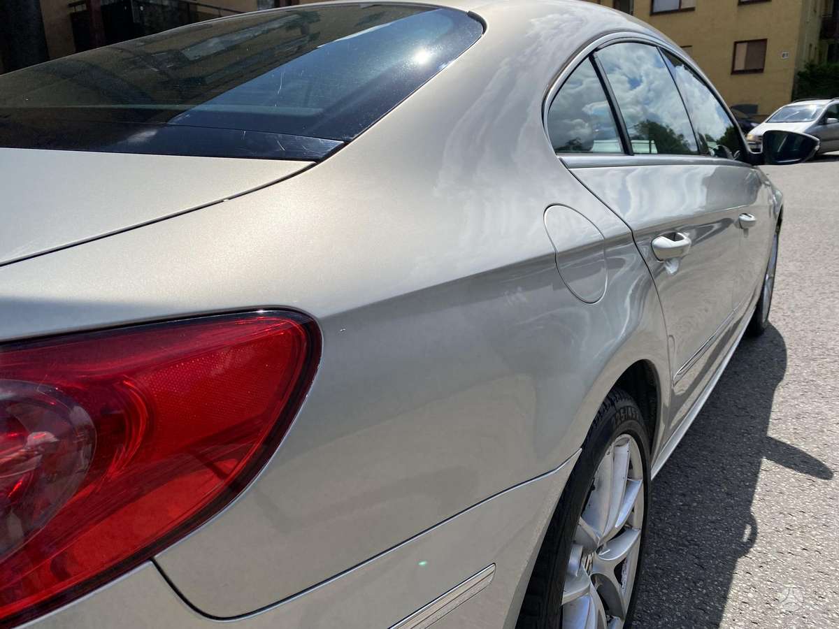 Volkswagen Passat CC - 11