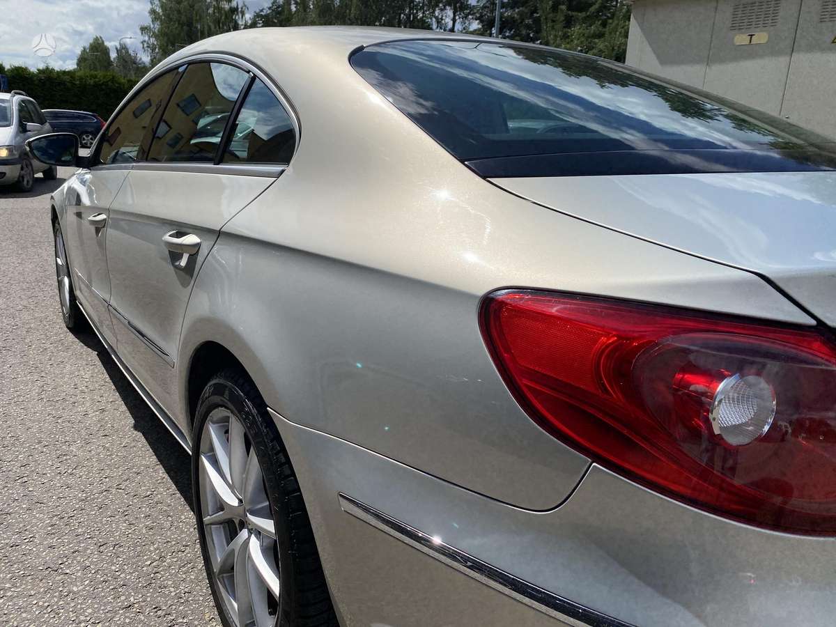 Volkswagen Passat CC - 12