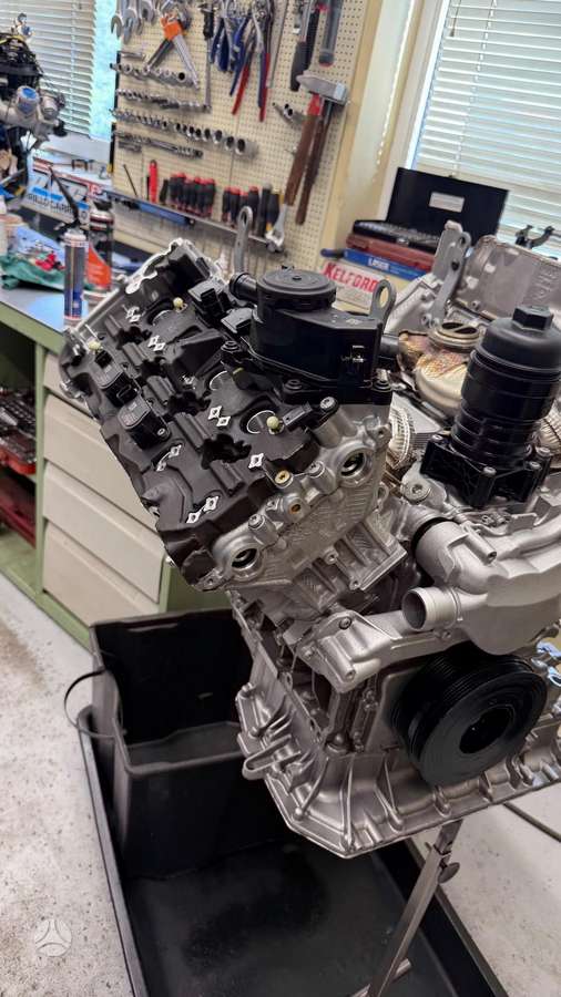 Lamborghini Urus engine