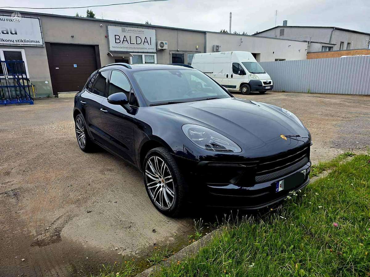 Porsche Macan - 1