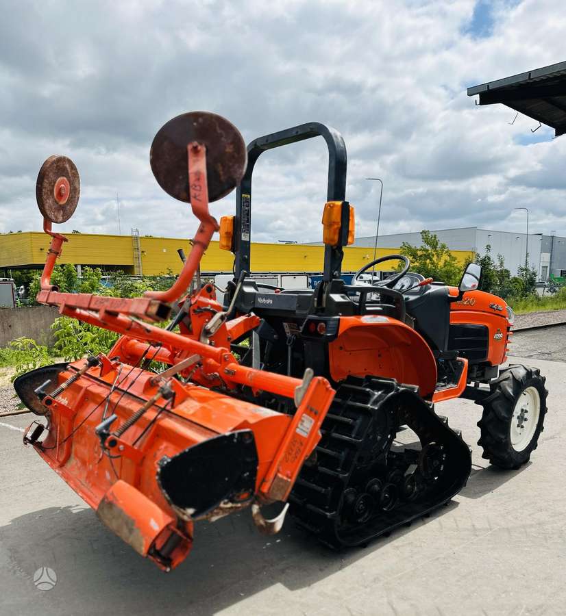 Kubota KB20, traktoriai