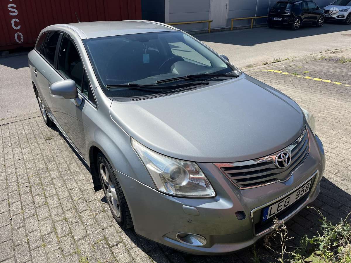 Toyota Avensis - 2