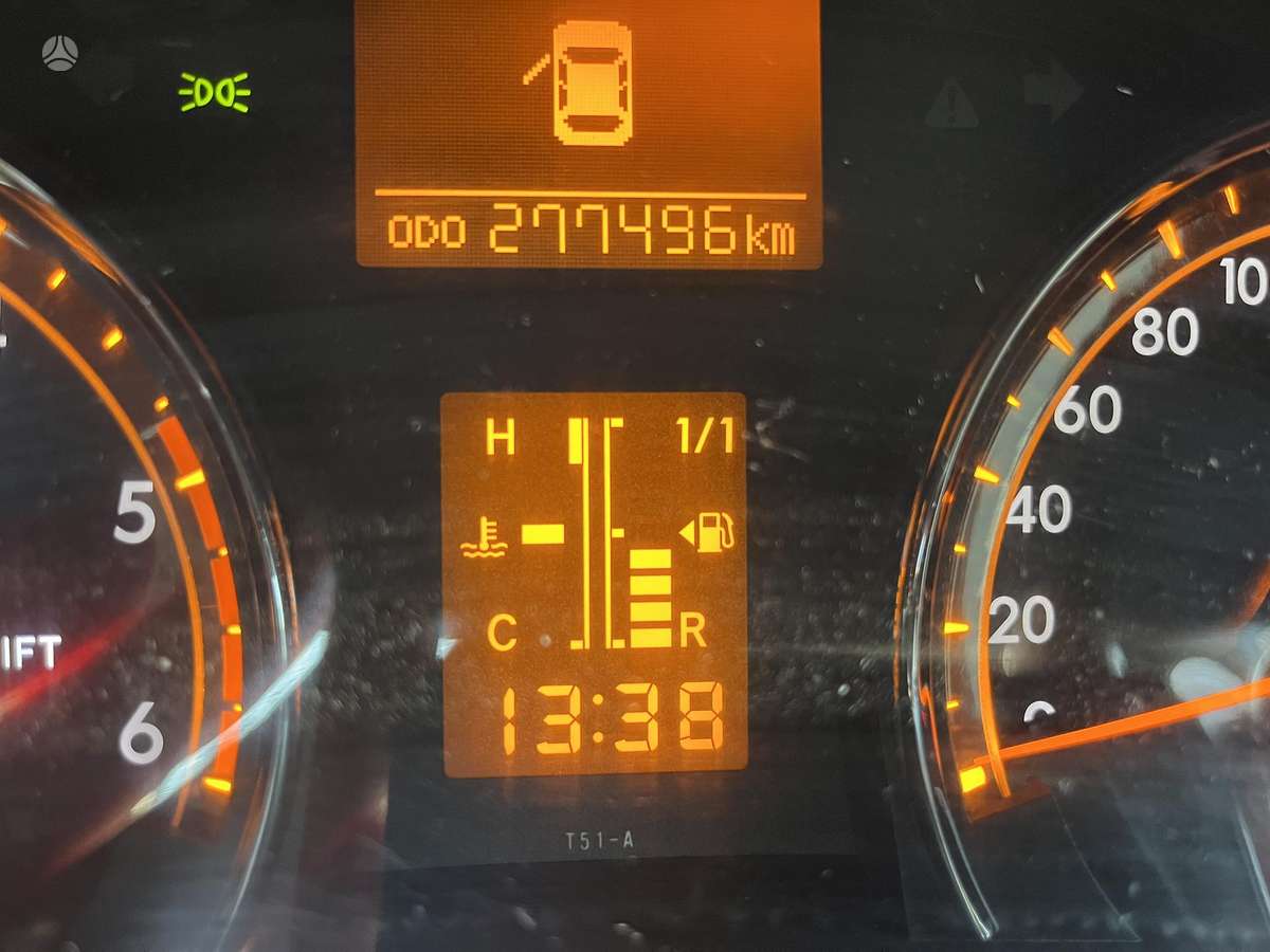 Toyota Avensis - 7