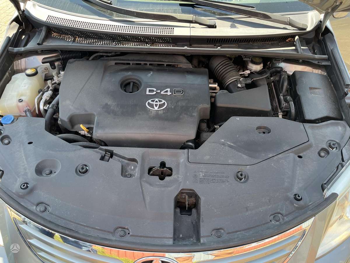 Toyota Avensis - 9