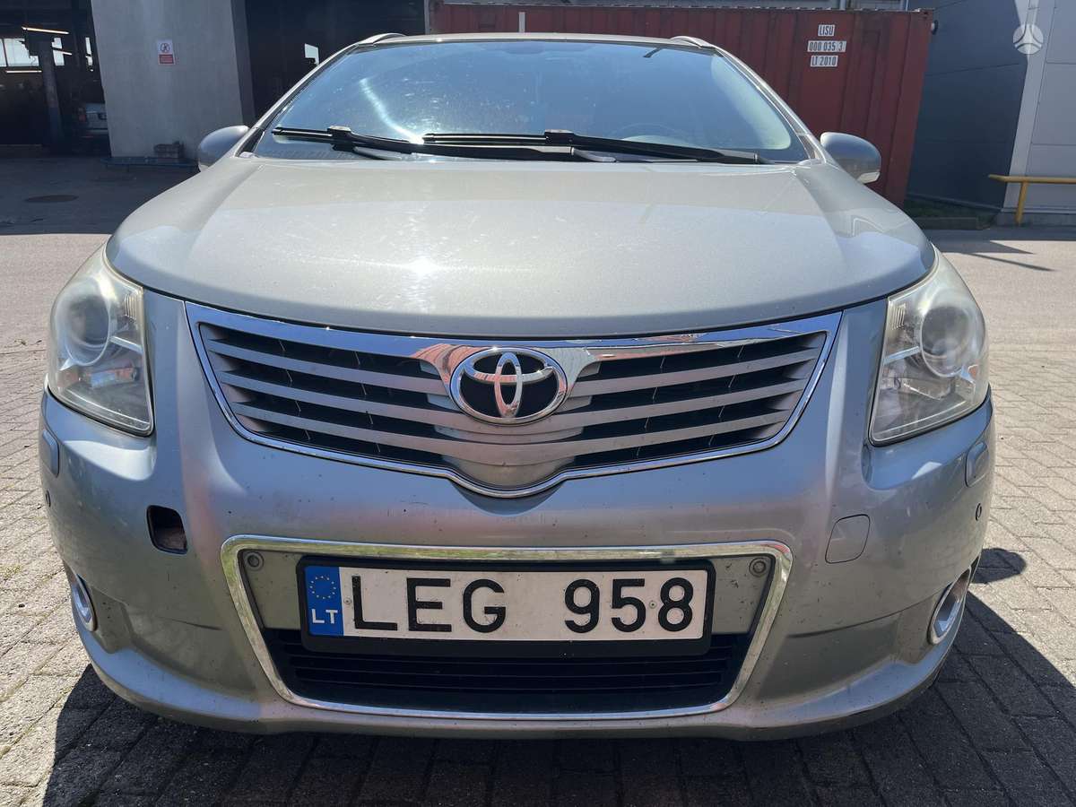Toyota Avensis - 10