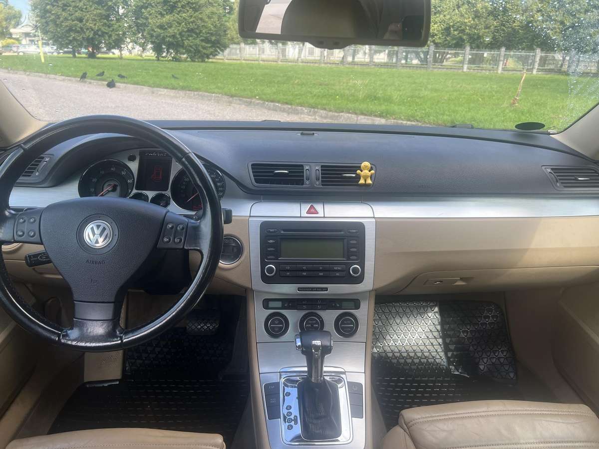 Volkswagen Passat - 8