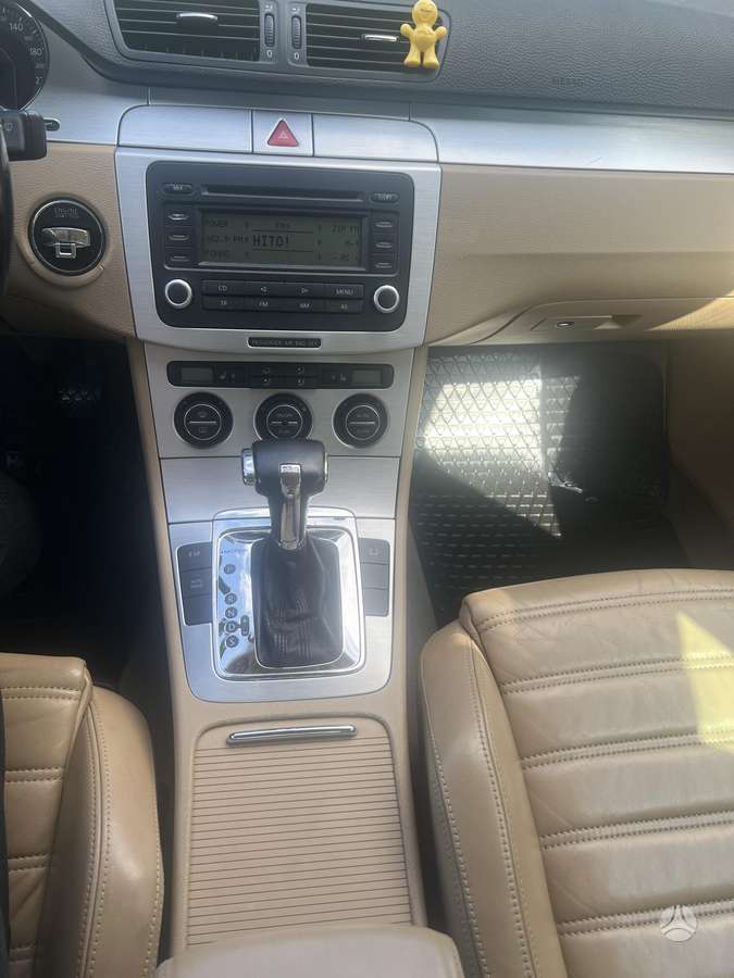 Volkswagen Passat - 9