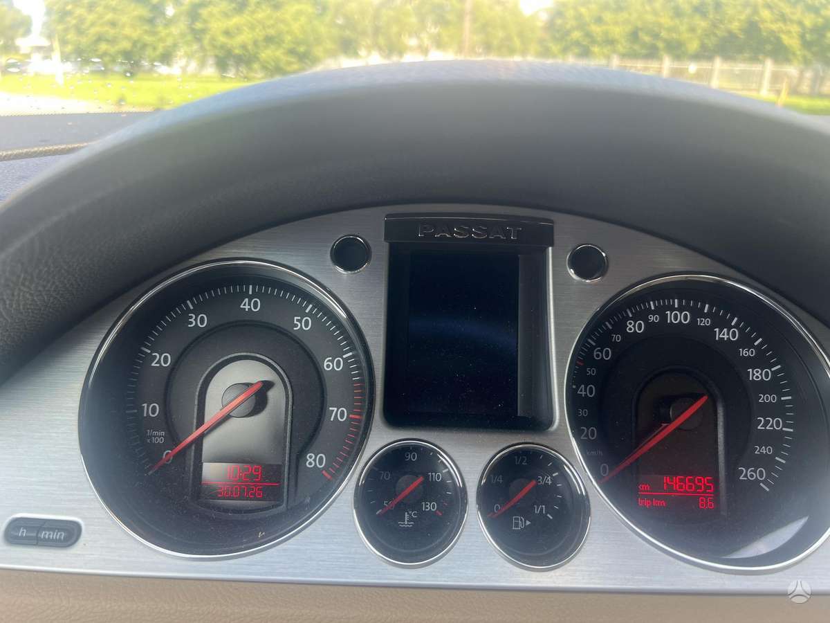 Volkswagen Passat - 7