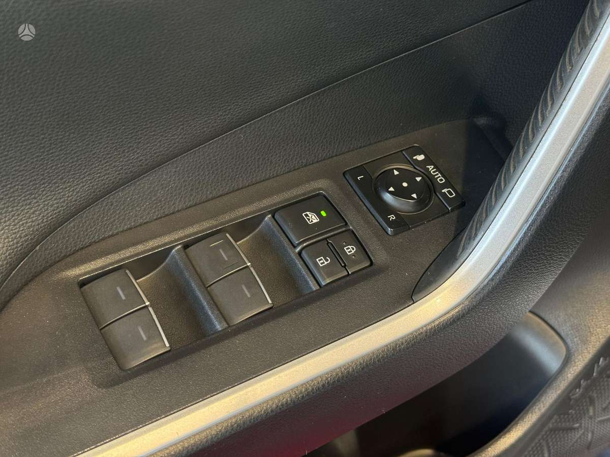 Toyota RAV4 - 11