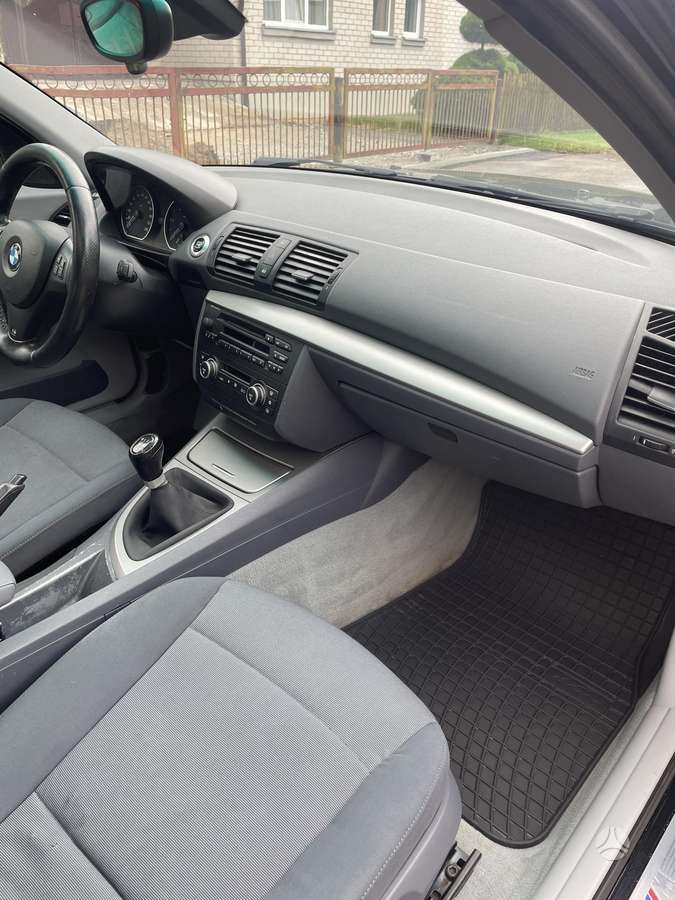 BMW 120, 2.0 l., hatchback