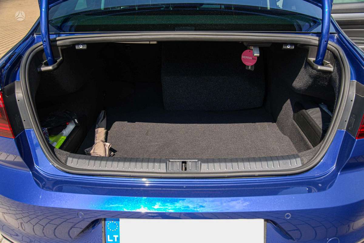 Volkswagen Passat - 9