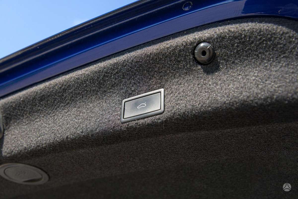 Volkswagen Passat - 10