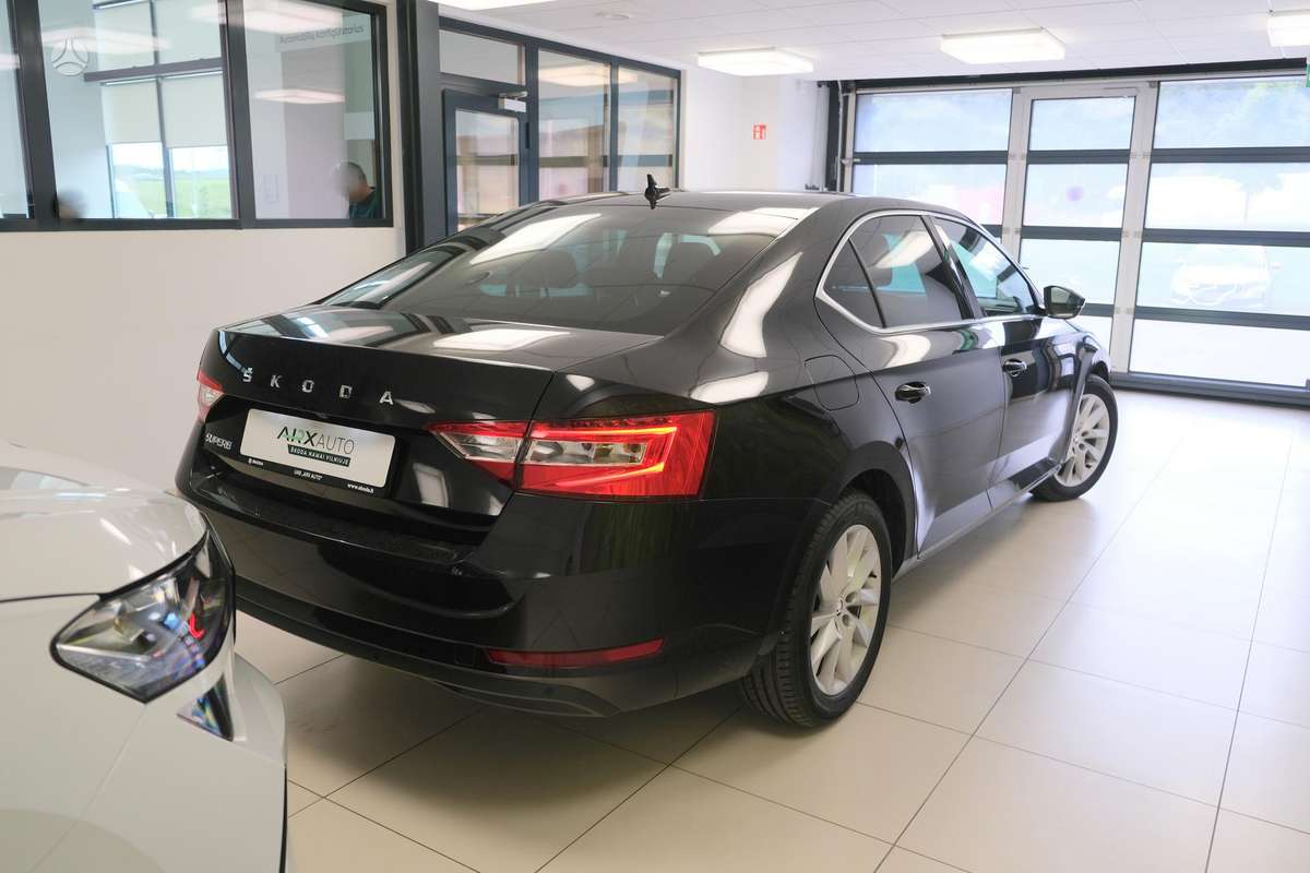 Skoda Superb, 1.5 l., hatchback