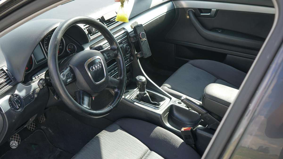Audi A4, 2.0 l., Седан