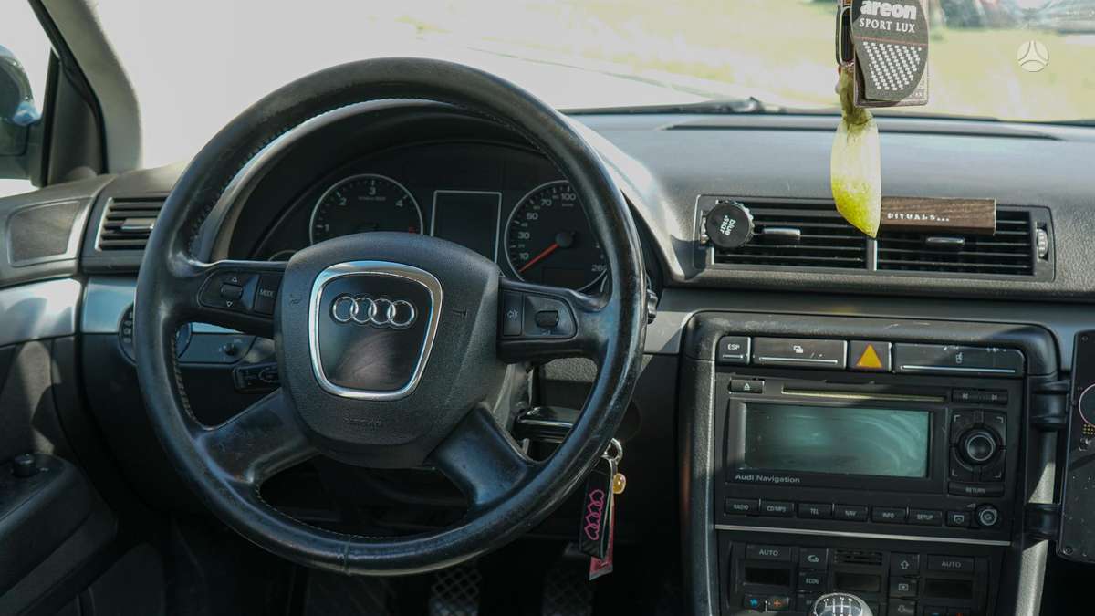 Audi A4, 2.0 l., sedanas