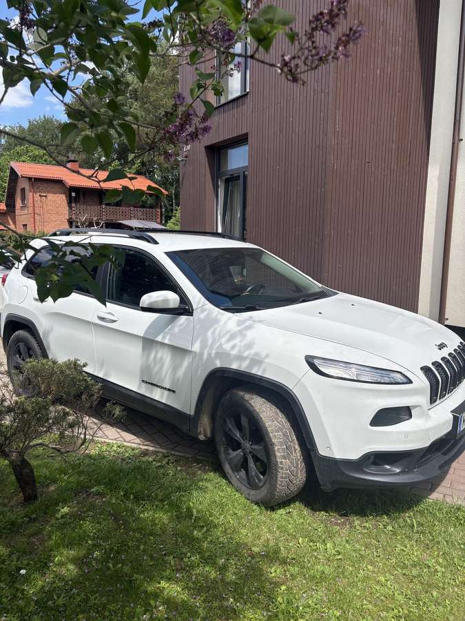 Jeep Cherokee, 2.2 l., off-road / crossover