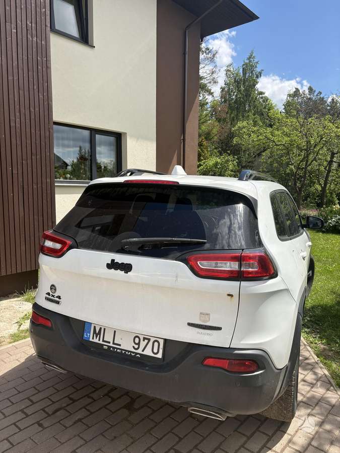 Jeep Cherokee, 2.2 l., off-road / crossover