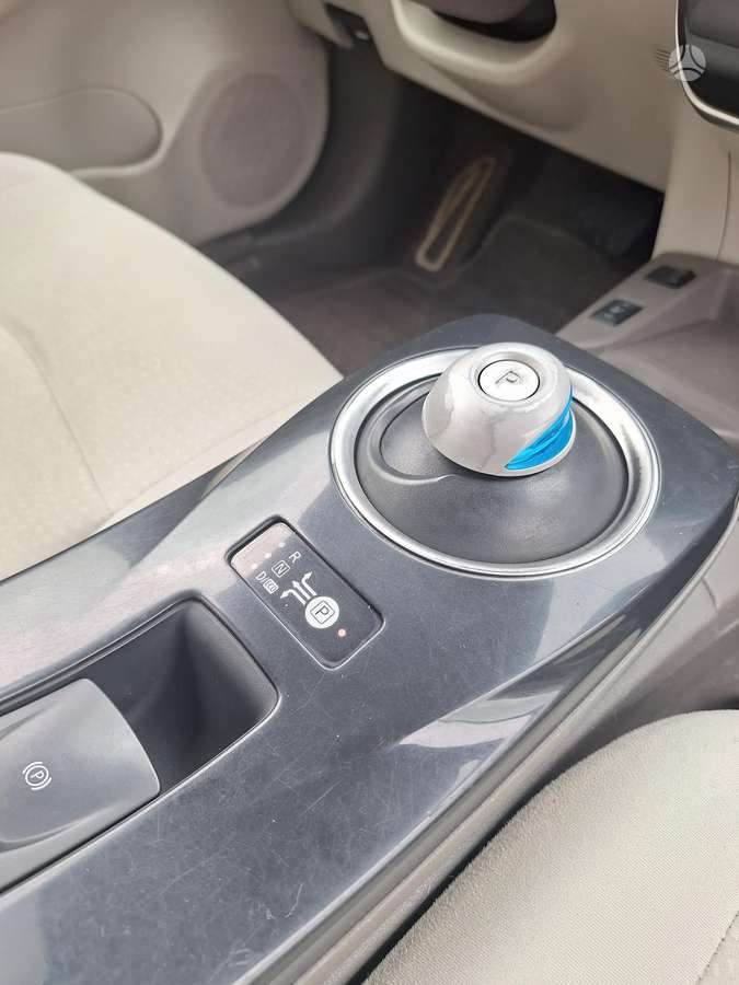 Nissan Leaf, hatchback