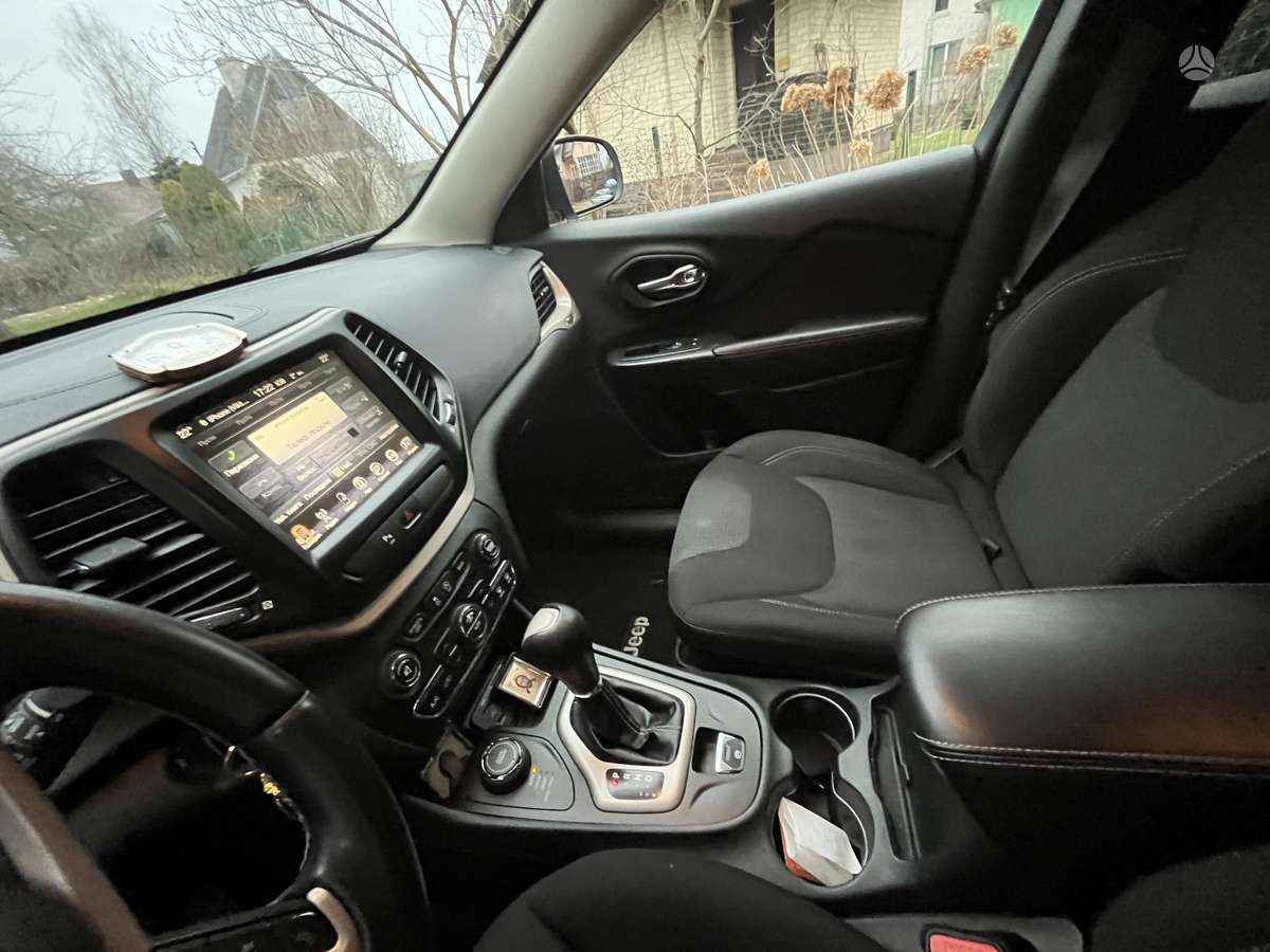 Jeep Cherokee, 2.2 l., off-road / crossover