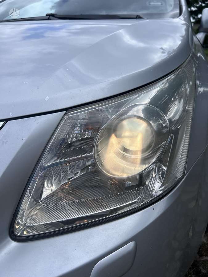 Toyota Avensis - 10