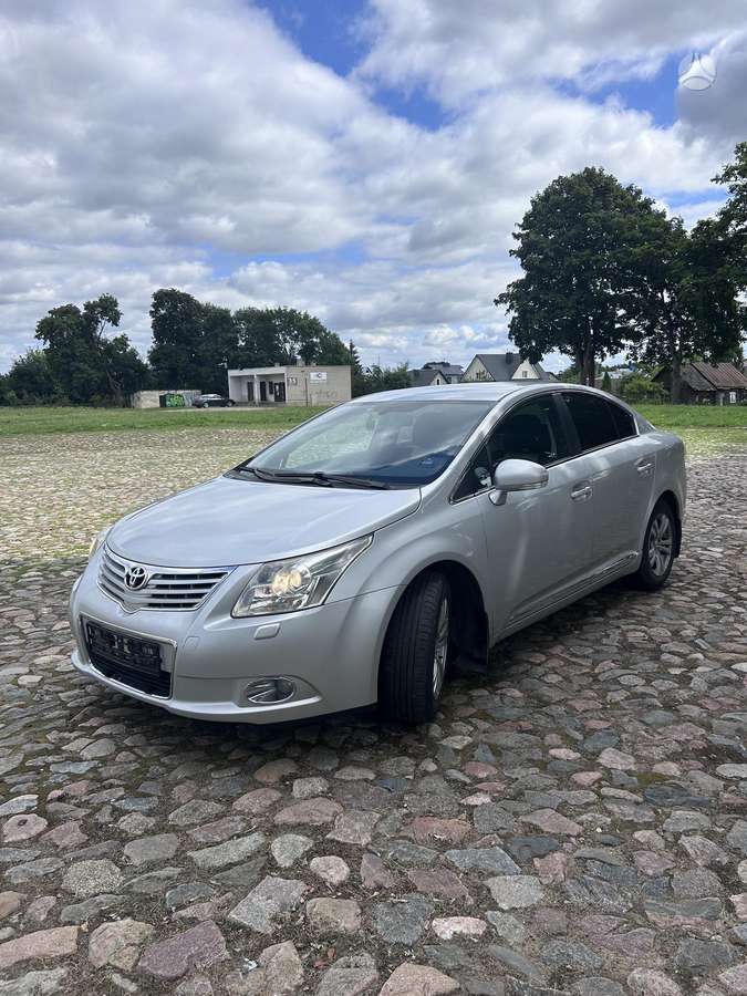 Toyota Avensis - 1