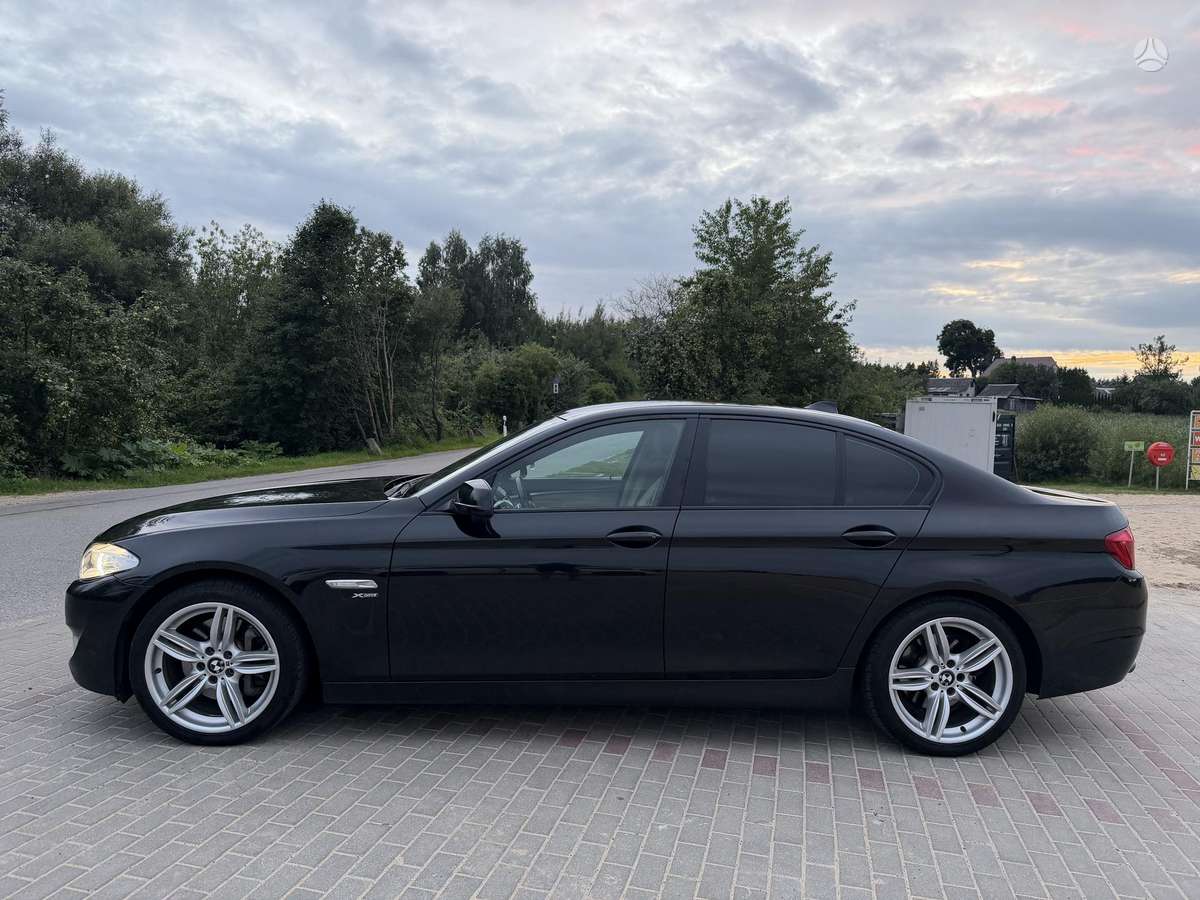 BMW 525, 2.0 l., Седан