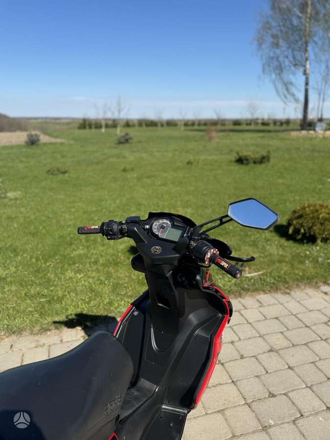 Aprilia SR 49cc, мотороллеры / мопеды