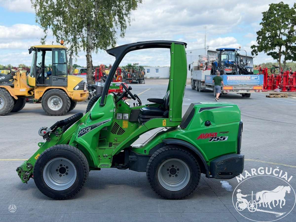 Avant 755i, 57 AG, self-propelled loaders