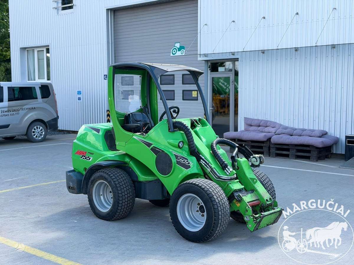 Avant 755i, 57 AG, self-propelled loaders