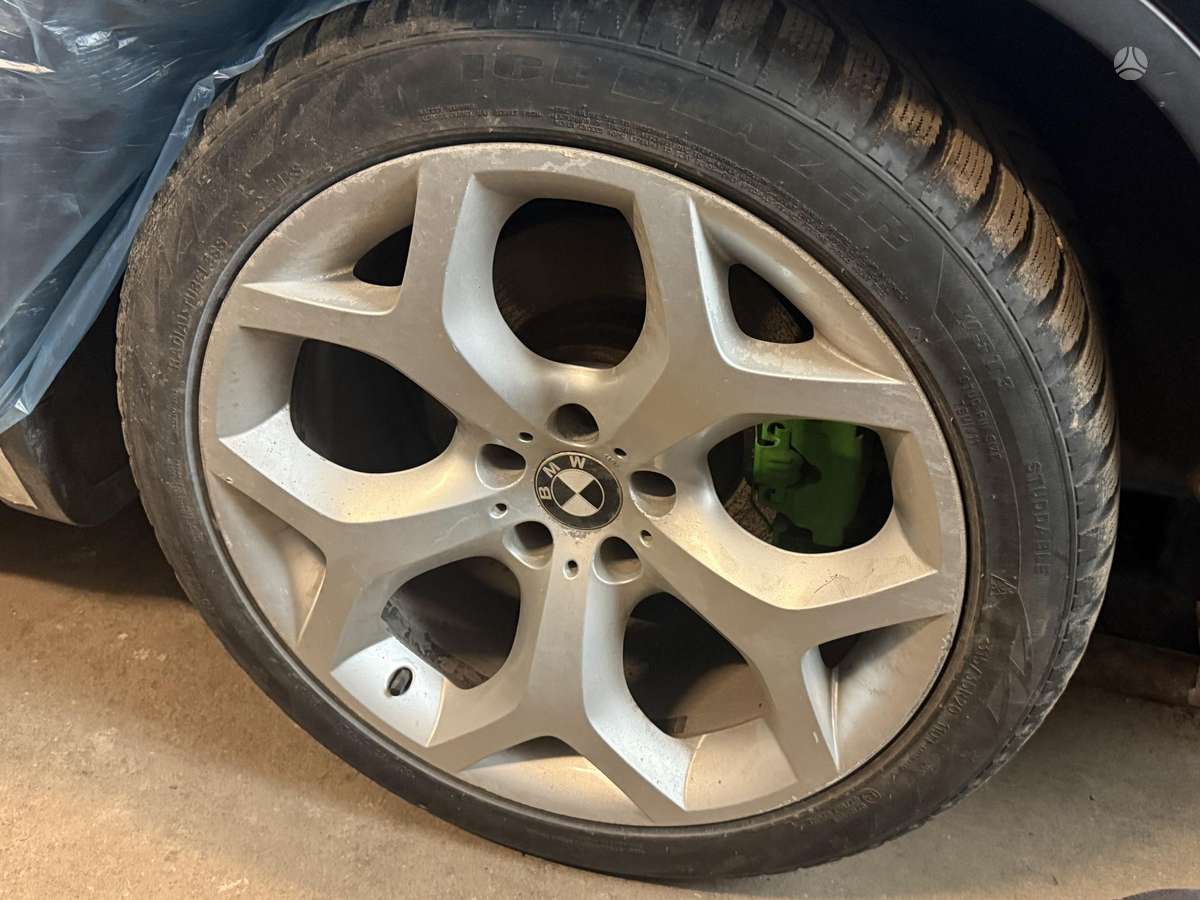 BMW X6 dalimis
