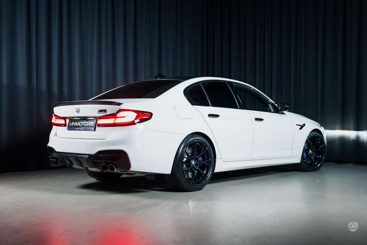 BMW M5, 4.4 l., Седан
