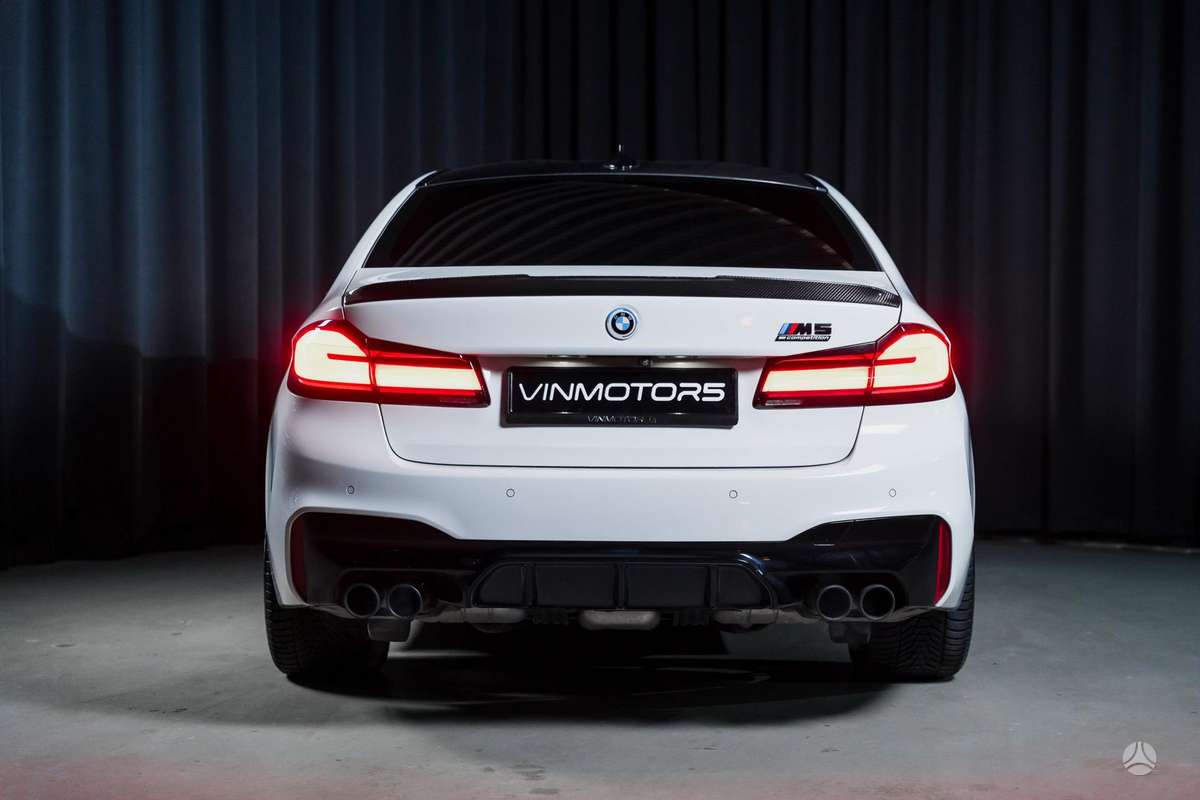 BMW M5, 4.4 l., Седан
