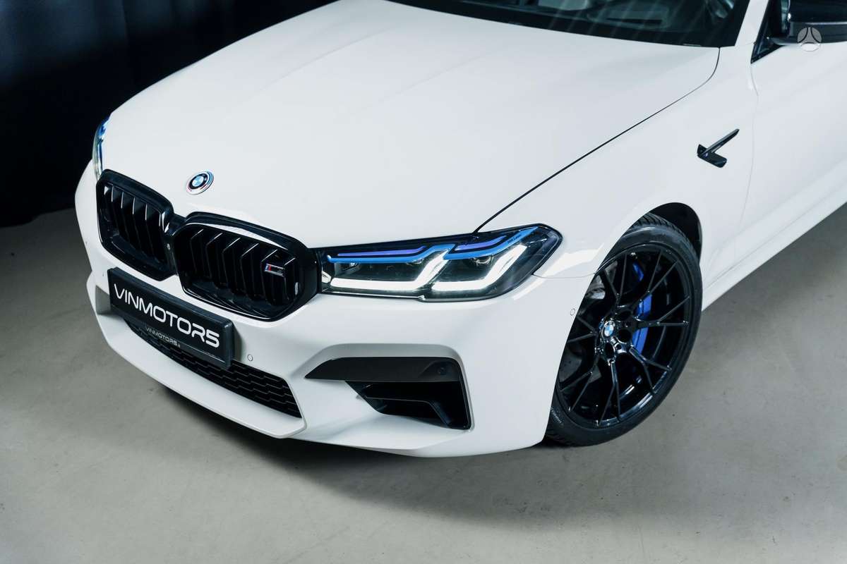 BMW M5, 4.4 l., Седан
