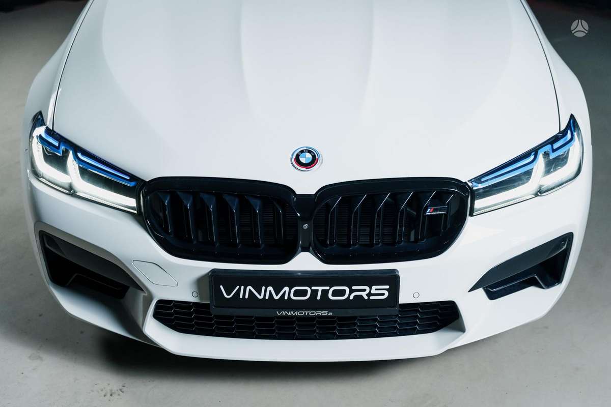 BMW M5, 4.4 l., Седан