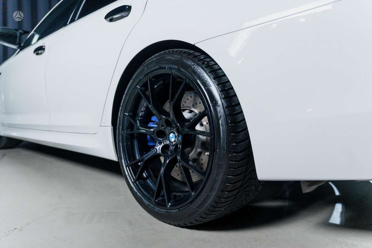 BMW M5, 4.4 l., Седан