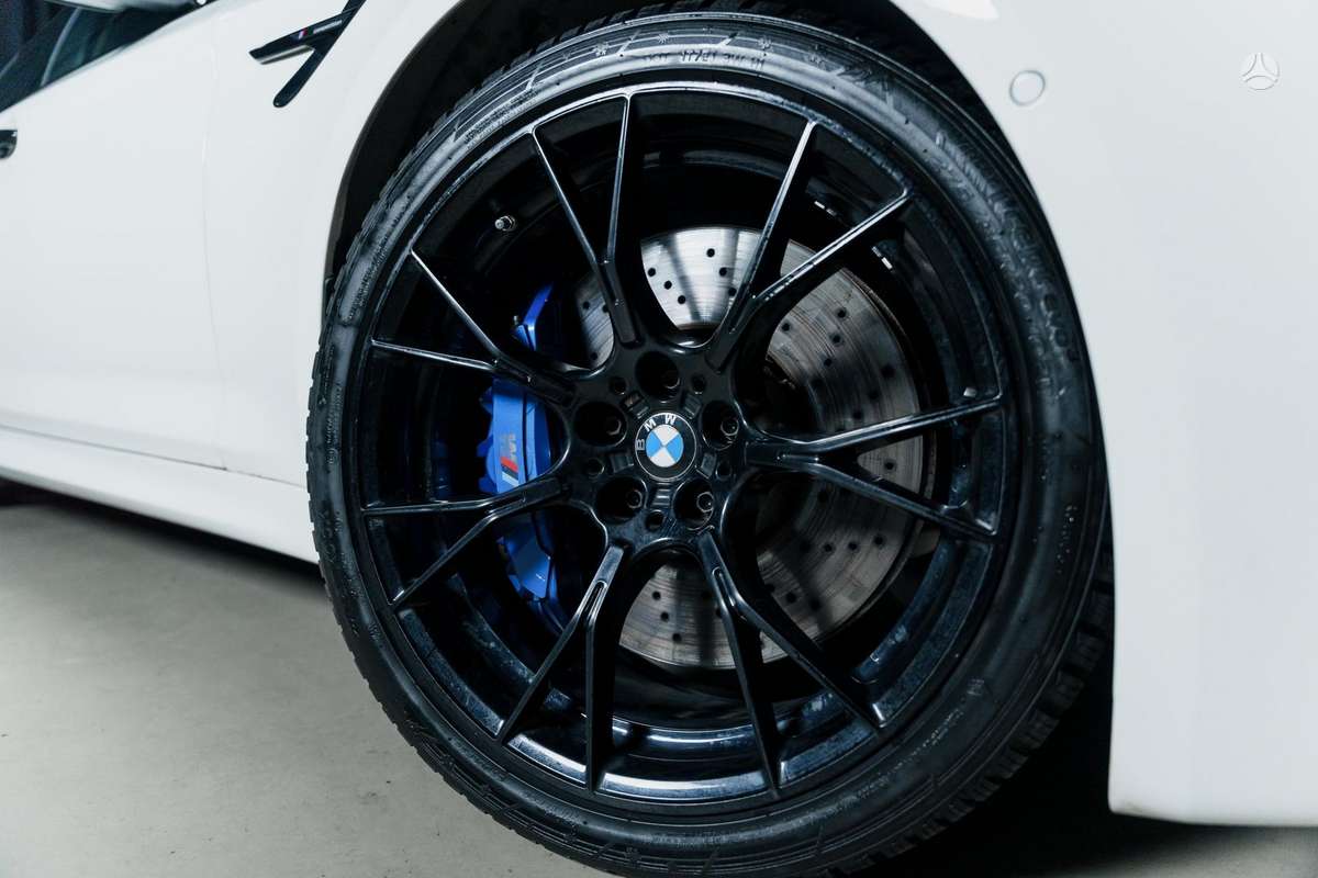 BMW M5, 4.4 l., Седан