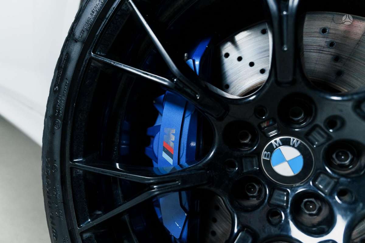 BMW M5, 4.4 l., Седан