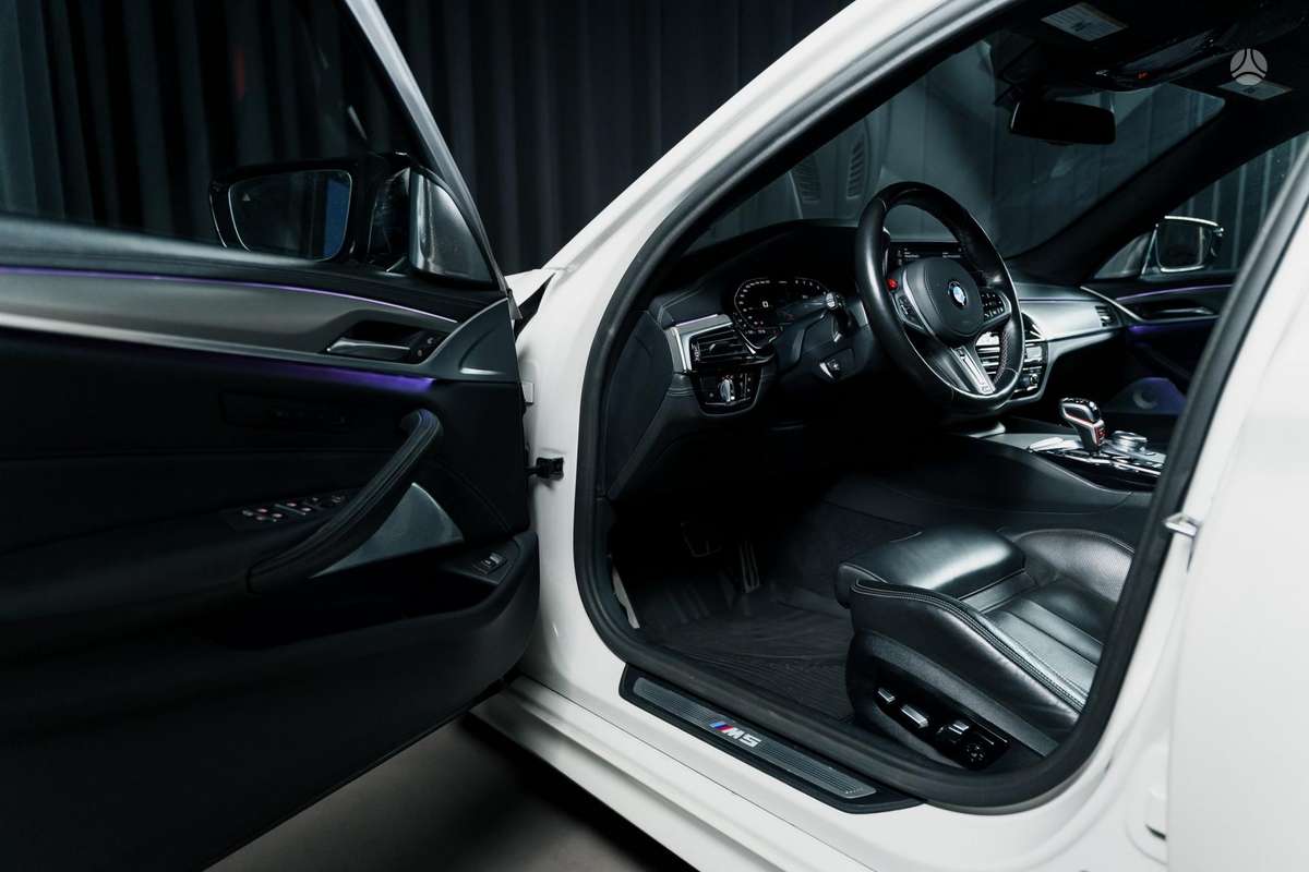 BMW M5, 4.4 l., Седан