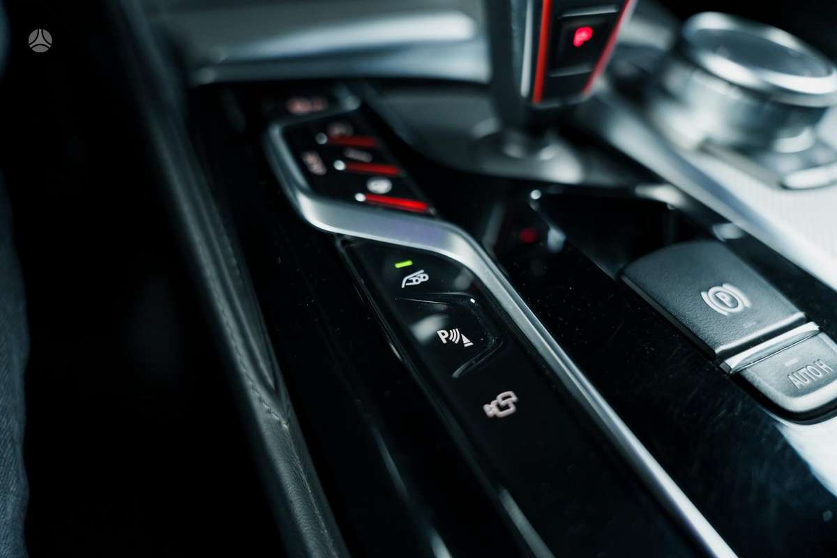 BMW M5, 4.4 l., Седан