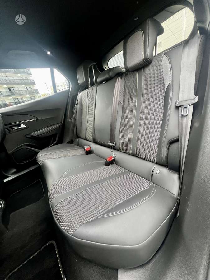 Peugeot 2008, 1.2 l., Универсал