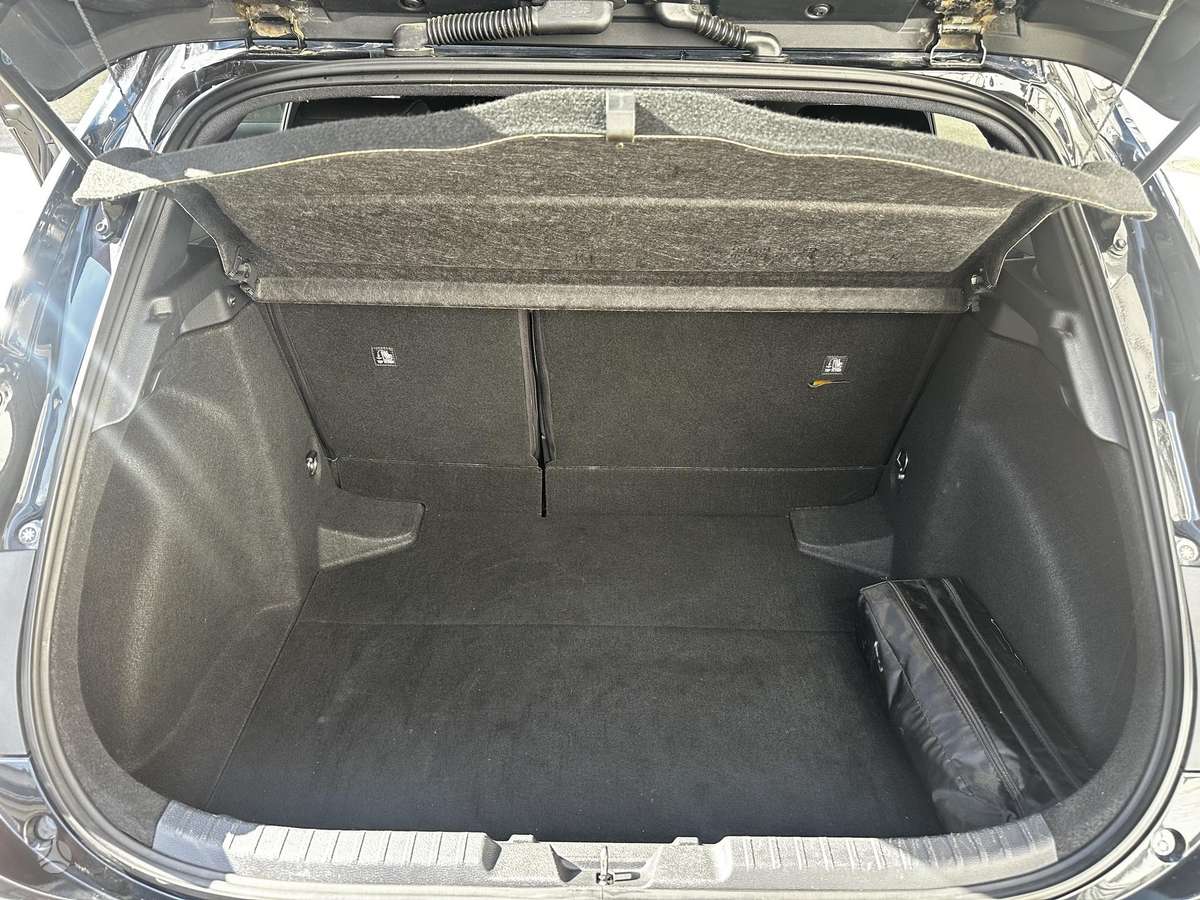 Toyota Corolla - 11