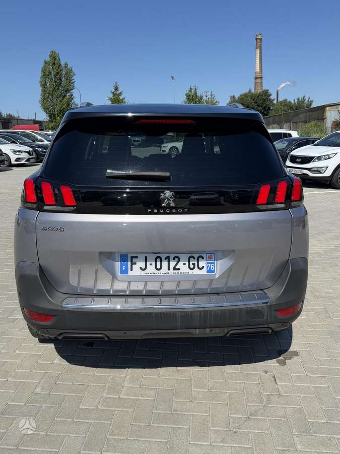 Peugeot 5008 - 8