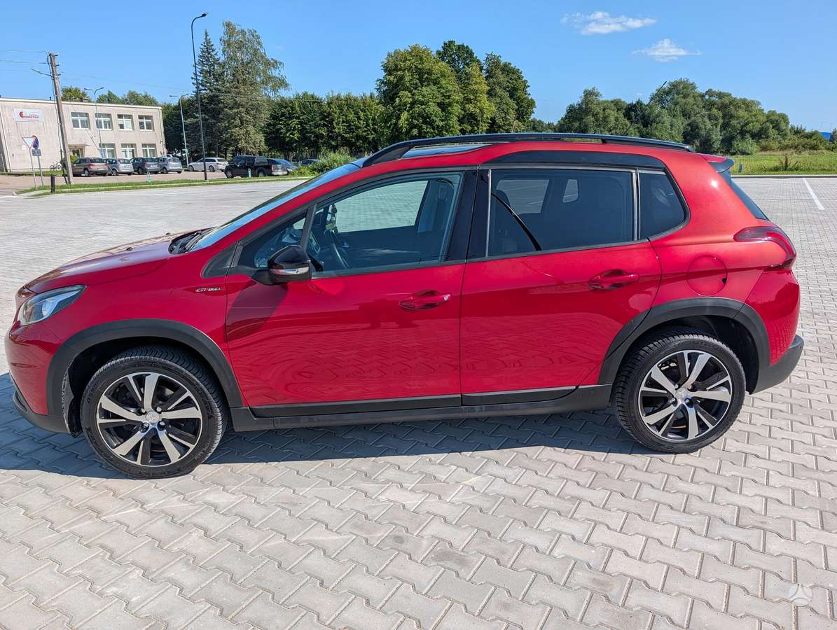Peugeot 2008, 1.2 l., hatchback