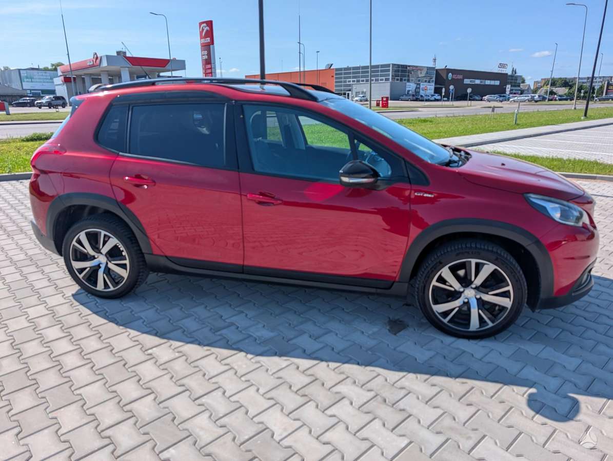 Peugeot 2008, 1.2 l., hatchback